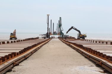 Dew Piling carries out temporary cofferdam works in Bridlington